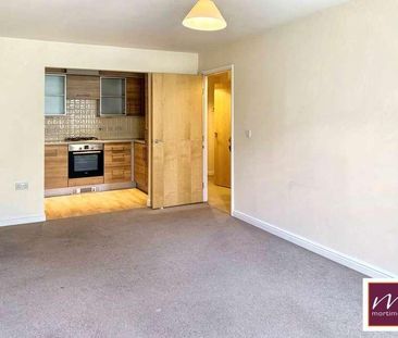 Barnshaw House, Coxhill Way, HP21 - Photo 2