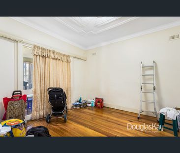 23 Hertford Road, Sunshine, Vic 3020 - Photo 2