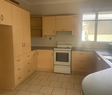 Family living in Waikiwi - Photo 6