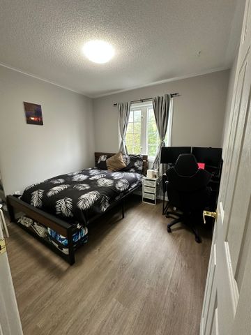 For Lease - 76 Cottingham Crescent, Oshawa, Ontario - Photo 2