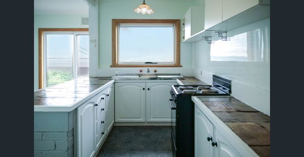 Spacious 3-Bedroom Home with Ocean Views in Parklands - Photo 1