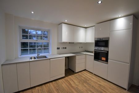 2 bedroom Ground Floor Flat - Parkway Gardens - Photo 2