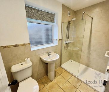 3 bedroom semi-detached house to rent - Photo 5