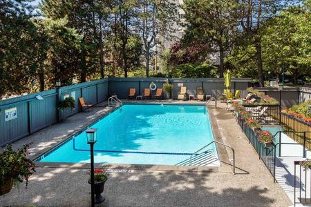 Barclay Towers - Photo 4