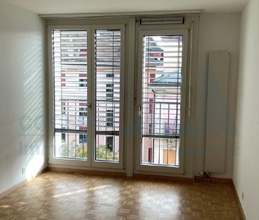 Appartement de 4 pièces au 4ème étage à la Rue du Cercle 10 - Photo 1