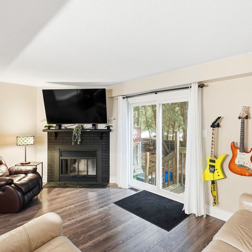 For Lease - 80 Mcdermot Court Unit# 20, Kanata, Ontario - Photo 1