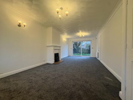 4 bedroom semi-detached house to rent - Photo 2