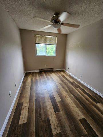 For Lease - 4 Avalon Place Unit# 102, Kitchener, Ontario - Photo 2