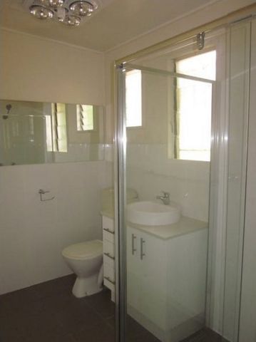 Private and Affordable Location - Ground floor - Photo 2