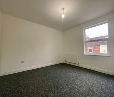 3 bedroom Mid Terraced House to let - Photo 2