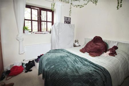 4 bedroom detached house to rent - Photo 3