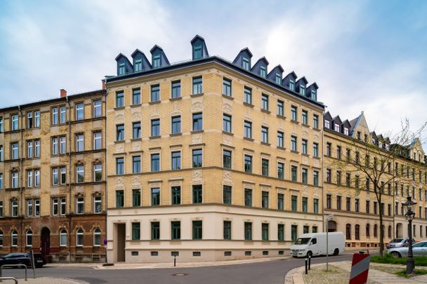 *Kurz unter den Wolken: Individuelles Wohnen auf zwei Etagen am Lessingplatz wartet auf Sie* - Foto 1