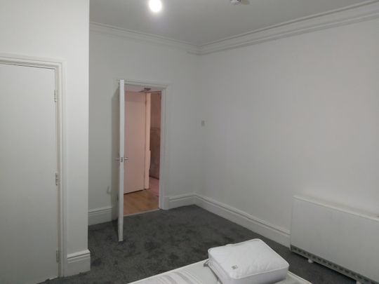 Room in a Shared House, Uppingham Road, LE5 - Photo 1