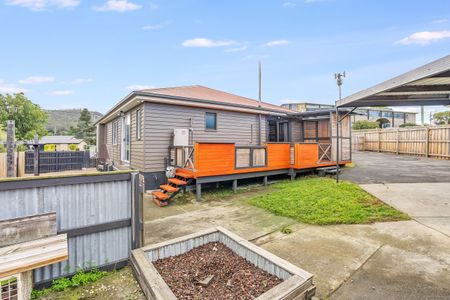 Newly Renovated Family Home - Photo 5