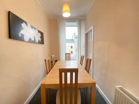 3 bedroom flat to rent - Photo 2