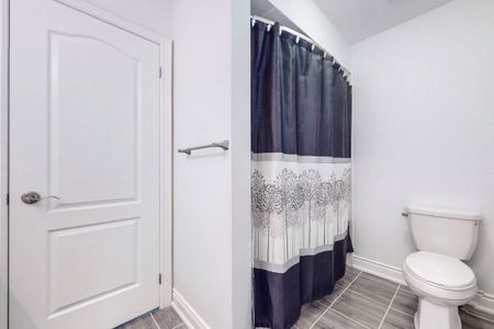 For Lease - 280 Miller Park Avenue Unit# (Upper Portion), Bradford West Gwillimbury, Ontario - Photo 2