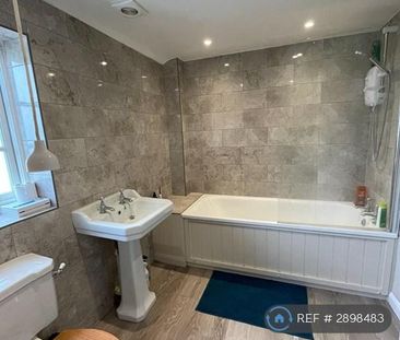 2 bedroom semi-detached house to rent - Photo 6