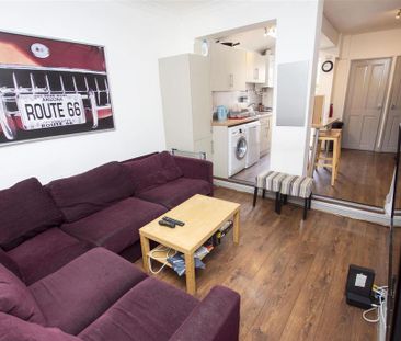 6 bedroom house to rent - Photo 1