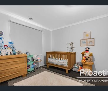 Modern Family Living in a Prime Tarneit Location - Photo 4