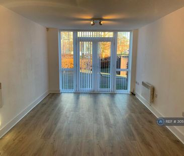 2 bedroom flat to rent - Photo 2