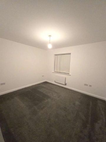 Wenlock Way, Manchester, M12 - Photo 2