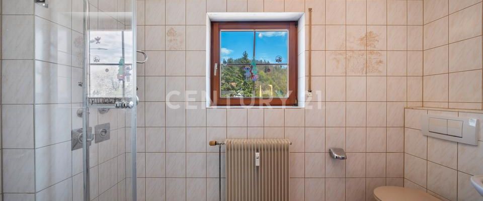 Ihr sonniger Rückzugsort in Schopfheim – Hübsche 1-Zimmer-Wohnung mit EBK, Stellplatz und Balkon - Foto 1