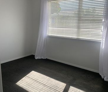 2BR Rear Unit Close to the Beckenham Loop - Photo 1