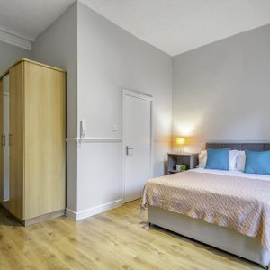 257 HYDE PARK ROAD Leeds - LS6 1AG - Photo 2