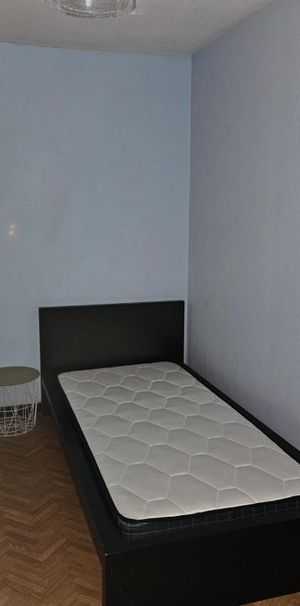 Location Appartement 1 pièce Meublé 26m² LE CREUSOT 71200 - Photo 1