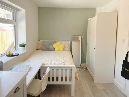 Room in a Shared House, Centenary Road, CV4 - Photo 4