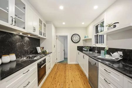 Charming Terrace in Prime Newtown - Photo 5