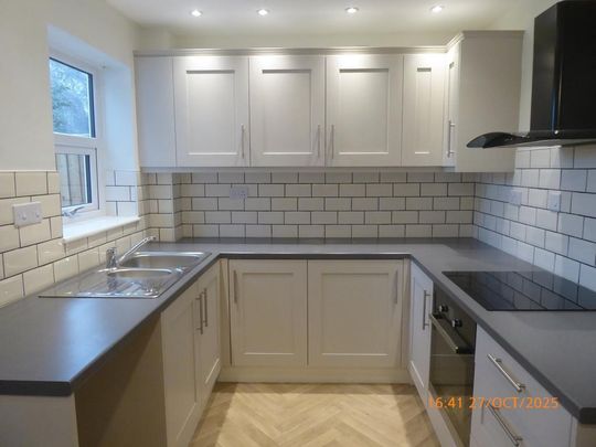 2 bedroom terraced house to rent - Photo 1