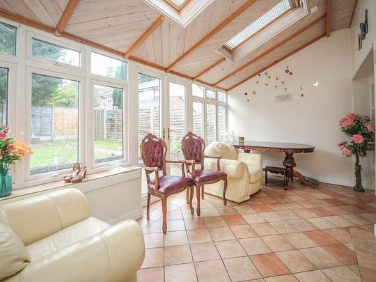 5 Bed Semi-Detached House, Mariner Avenue, B16 - Photo 1