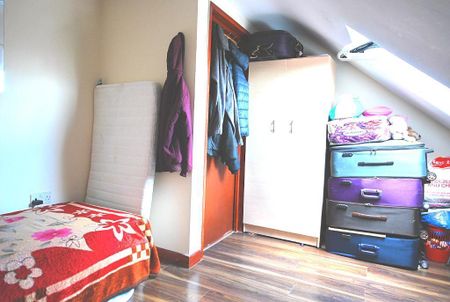 3 bedroom flat to rent - Photo 2