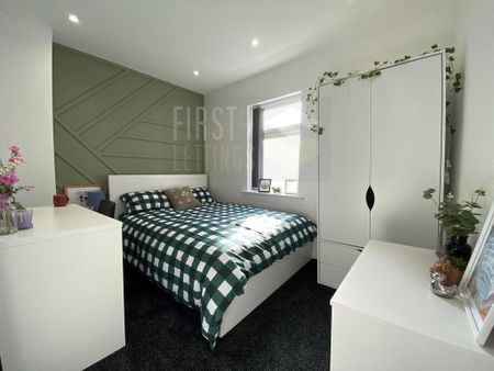 4 bedroom terraced house to rent - Photo 5