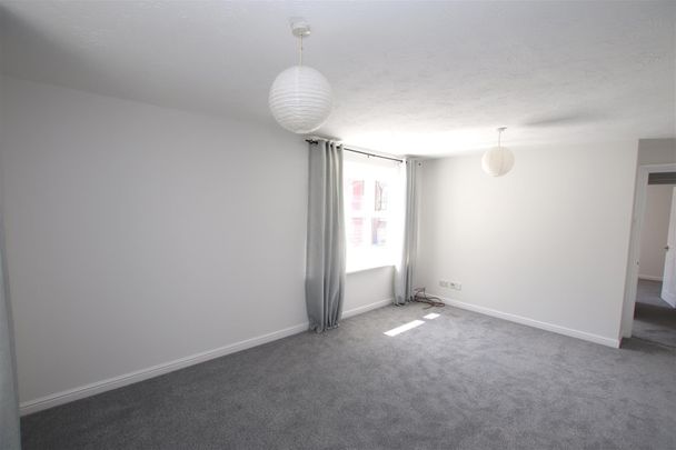 2 bedroom Flat to let - Photo 1