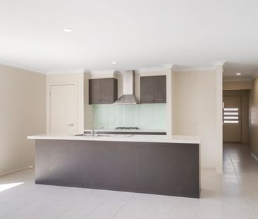 Perfect location & Spacious - Photo 2