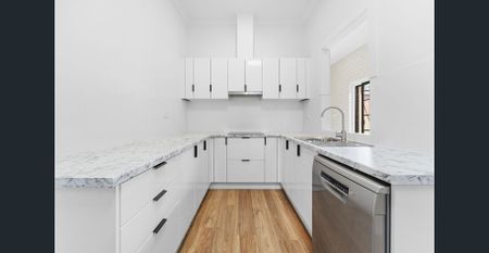 Charming Home in the Heart of Hahndorf - Photo 2