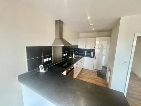 2 bedroom apartment to rent - Photo 4