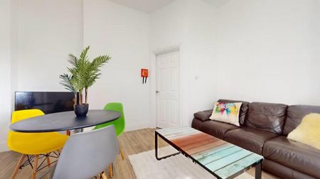 3 bedroom flat to rent - Photo 3