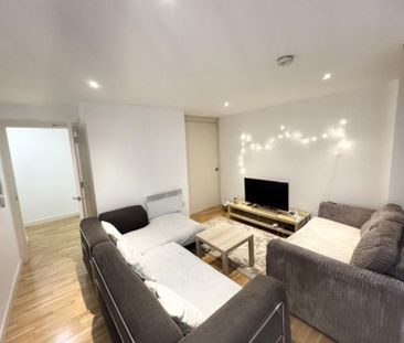 2 bedroom apartment to rent - Photo 5