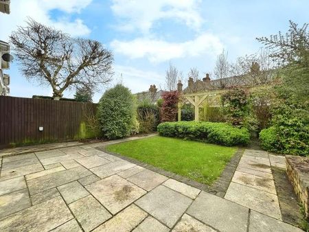 West Common Close, Gerrards Cross, SL9 - Photo 4