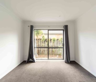 Modern 2-Bedroom Townhouse - The Perfect Lock-Up and Leave - Photo 4