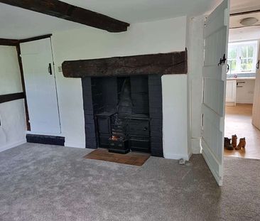 Four bedroom detached rural cottage, two reception rooms, outbuilding and private garden. - Photo 1