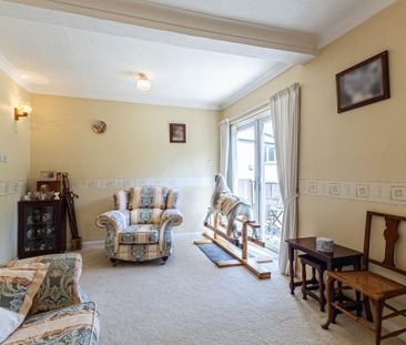 3 bedroom end of terrace house to rent - Photo 3