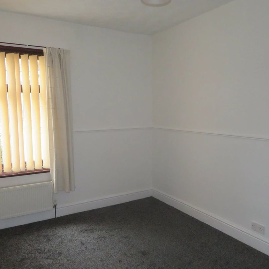 Leamington Street, Rochdale, OL12 - Photo 1