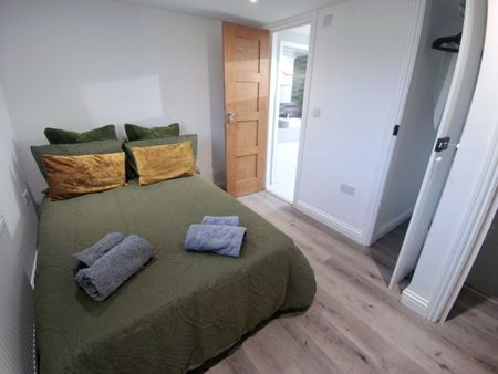 Room in a Shared House, Parchmore Road, CR7 - Photo 4
