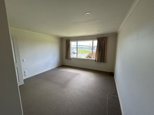 Modern Two-Bedroom Home for Rent - Photo 1