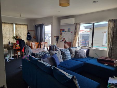 Tidy 2 bedroom - Photo 5