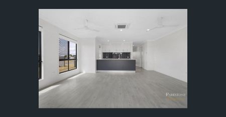 Large Yard and Fully Air Conditioned - Photo 2